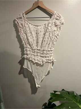 Cream Floral Ruffle Bodysuit with Pink Rose Print